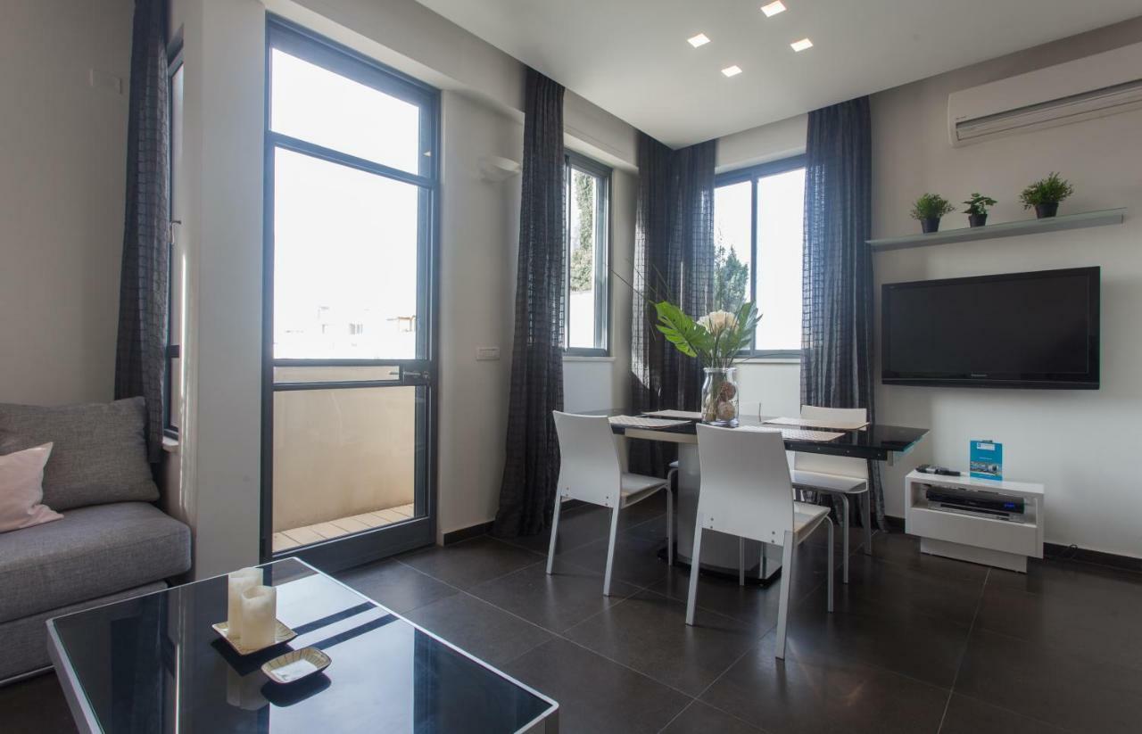 Apartamento Luxury Penthouse 2 Bed Near Rothchild Tel Aviv Exterior foto