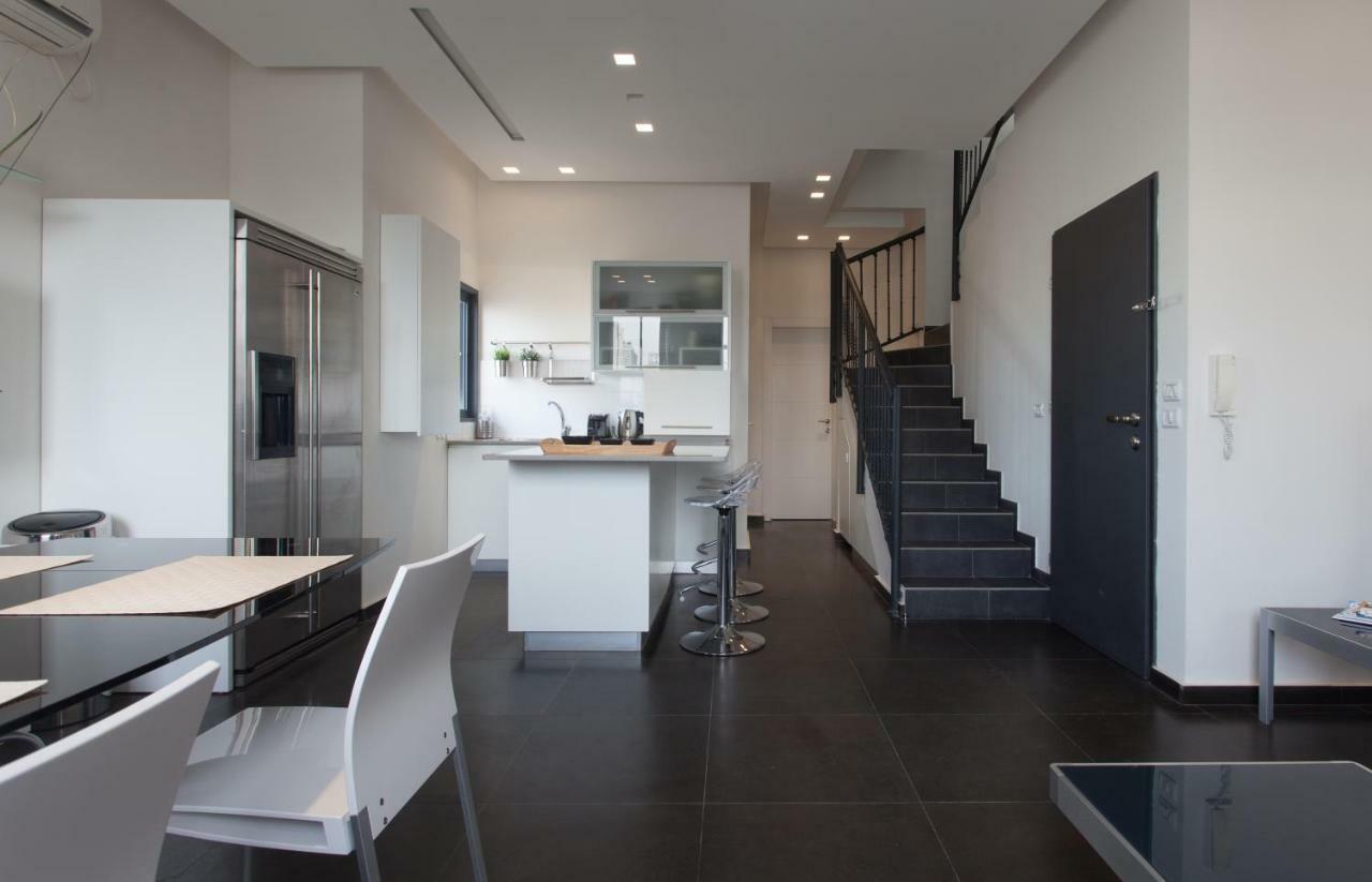 Apartamento Luxury Penthouse 2 Bed Near Rothchild Tel Aviv Exterior foto